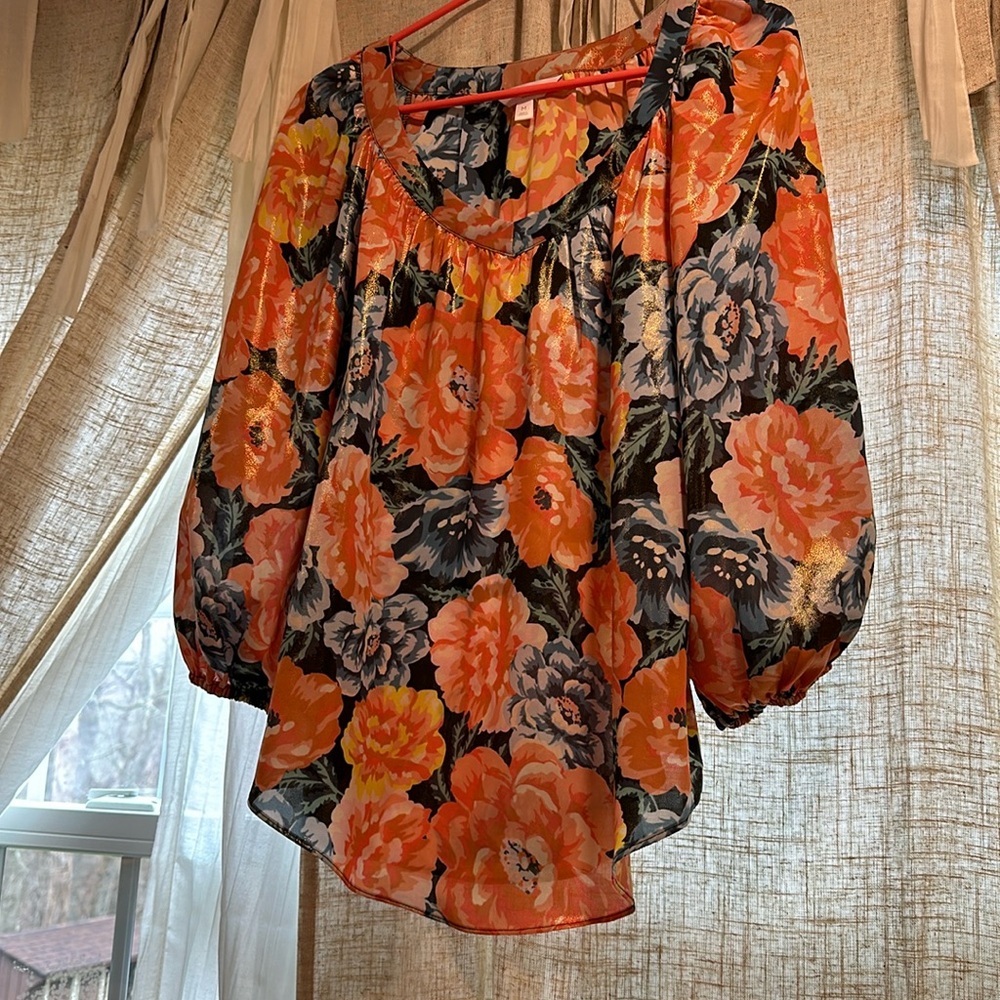 Floral spring blouse